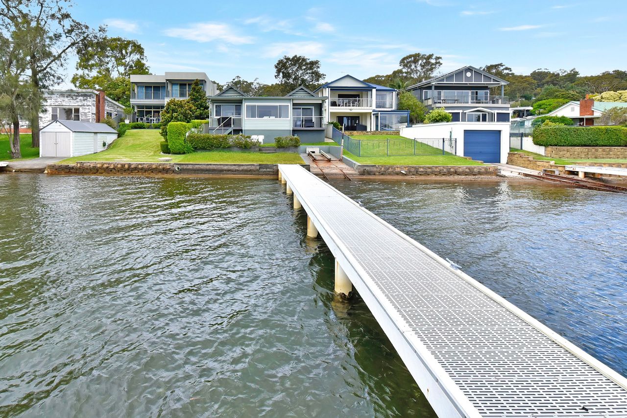 Property Image 1 - Coal Point Absolute Waterfront