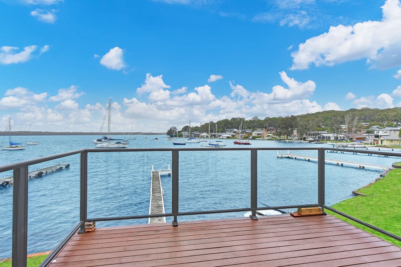 Property Image 1 - The Boat House - Absolute Waterfront 3br + Jetty