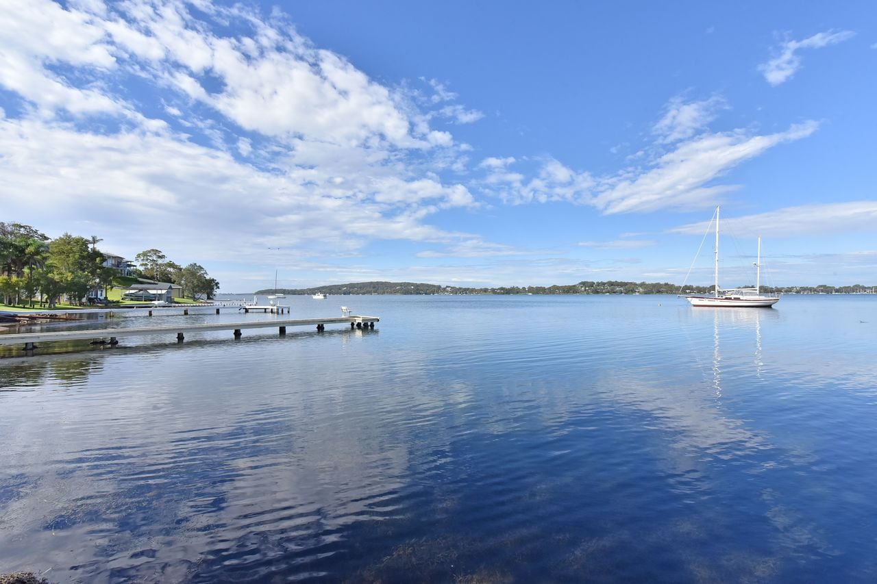 Property Image 1 - Water’s Edge Apartment 1 absolute waterfront at Fishing Point on Lake Macquarie
