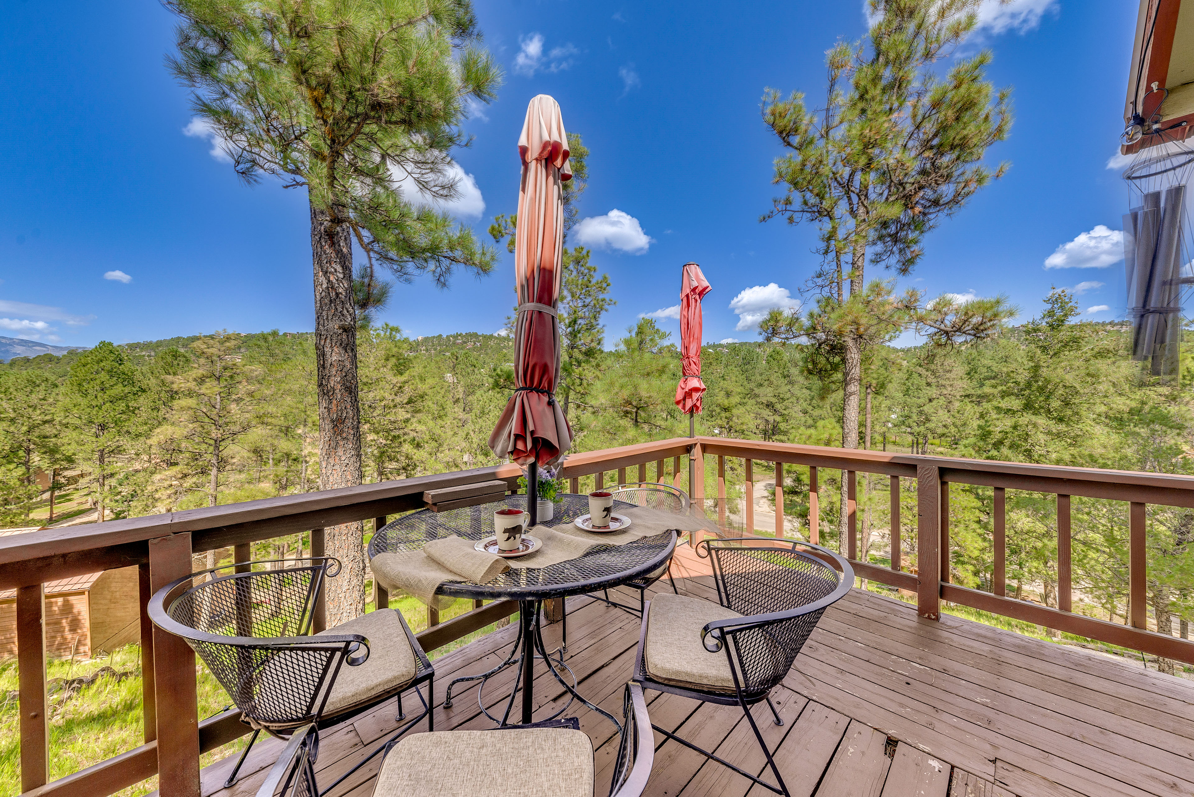 Ruidoso Cabin w/ Deck + Views: 4 Mi to Winter Park