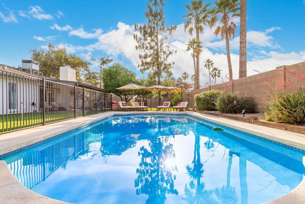 Amazing crystal blue heated pool