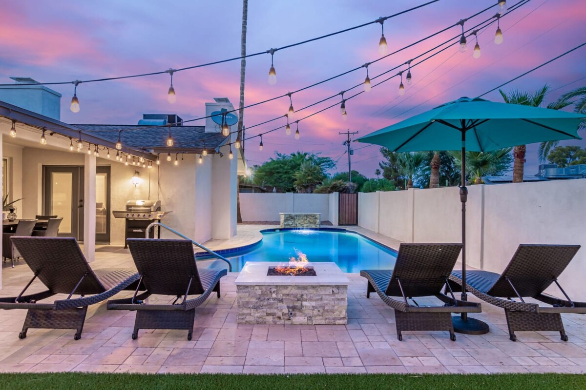 Amazing pool deck with firepit