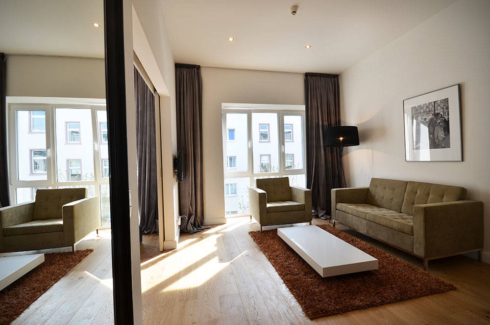 Vienna Residence | Stylish, sophisticatedly furnished 1-bedroom business apartment in Frankfurt near Kaiserlei bridge #6071
