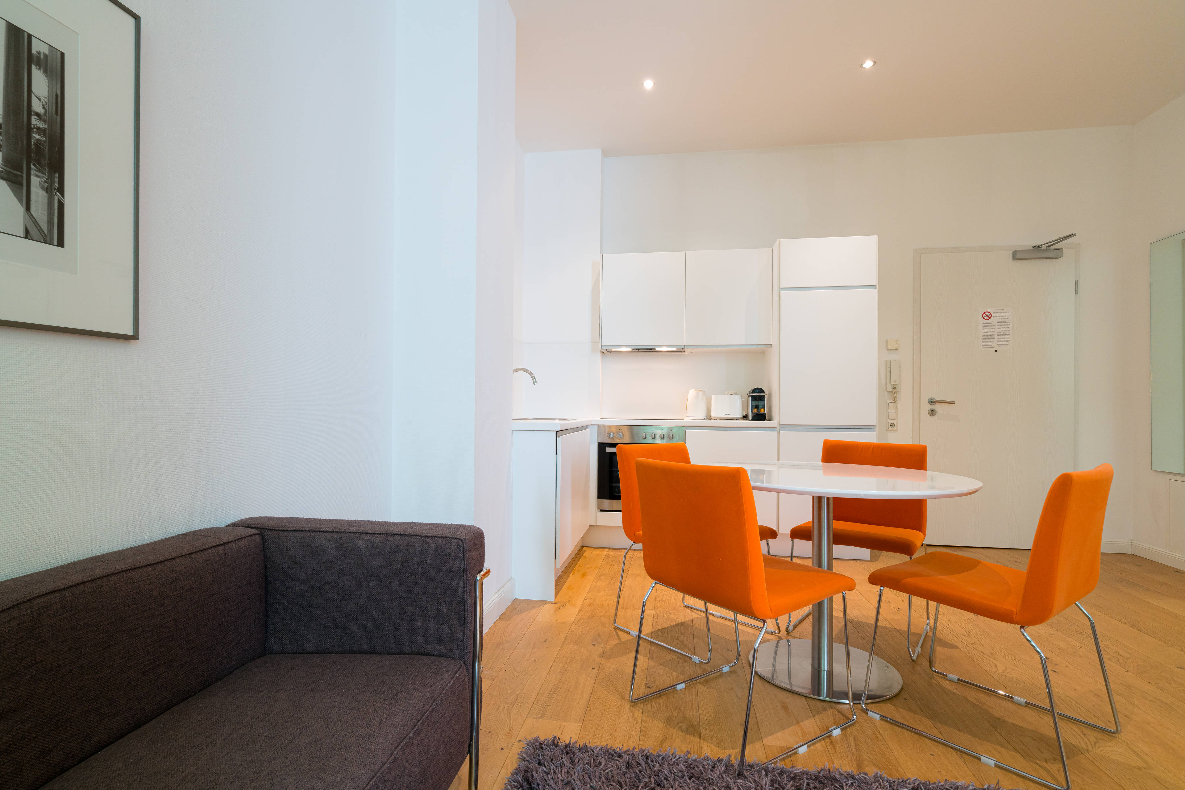 Property Image 2 - Vienna Residence | Spacious and modernly furnished 1-bedroom flat for your temporary stay in Frankfurt clo