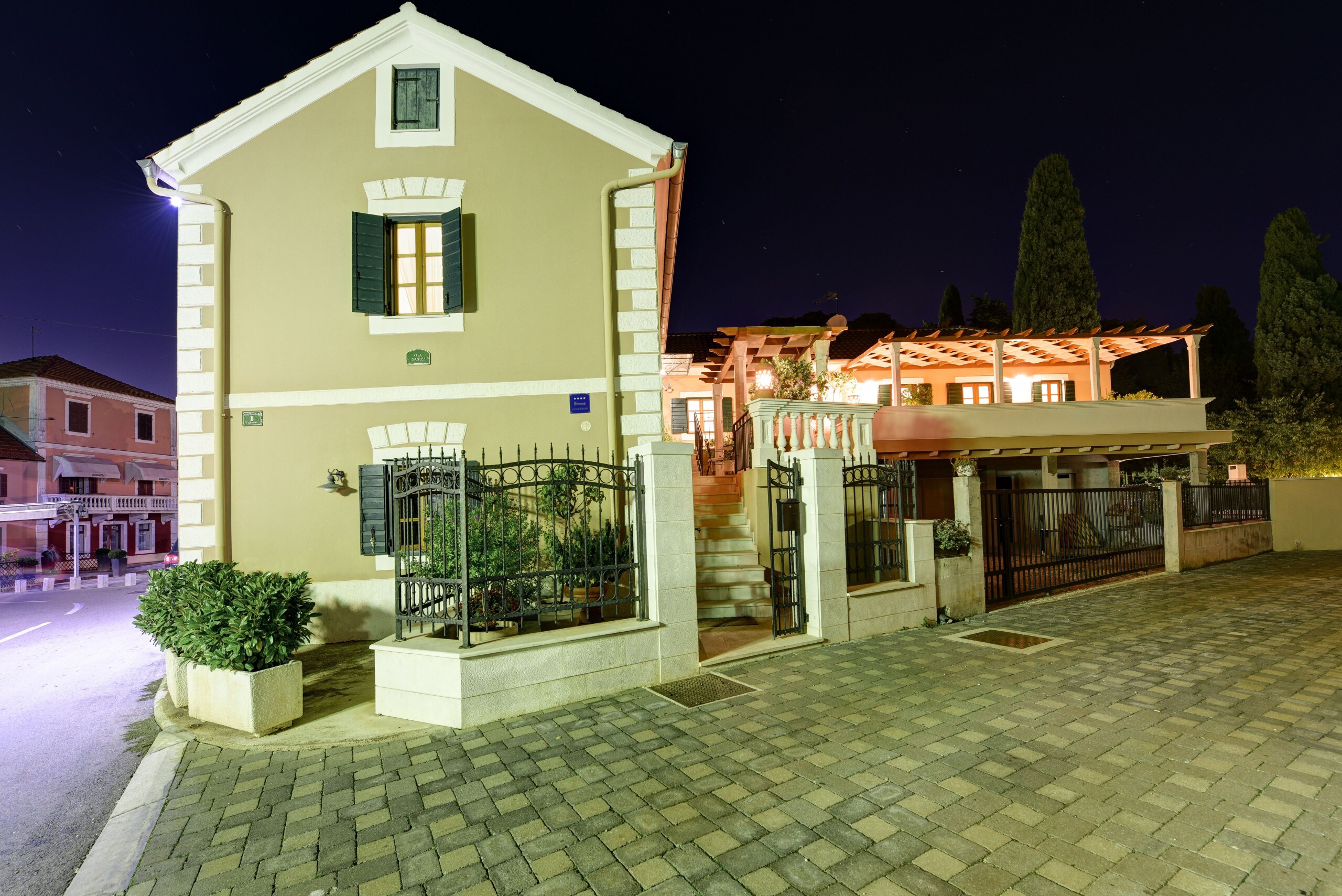 Property Image 2 - Villa Danica