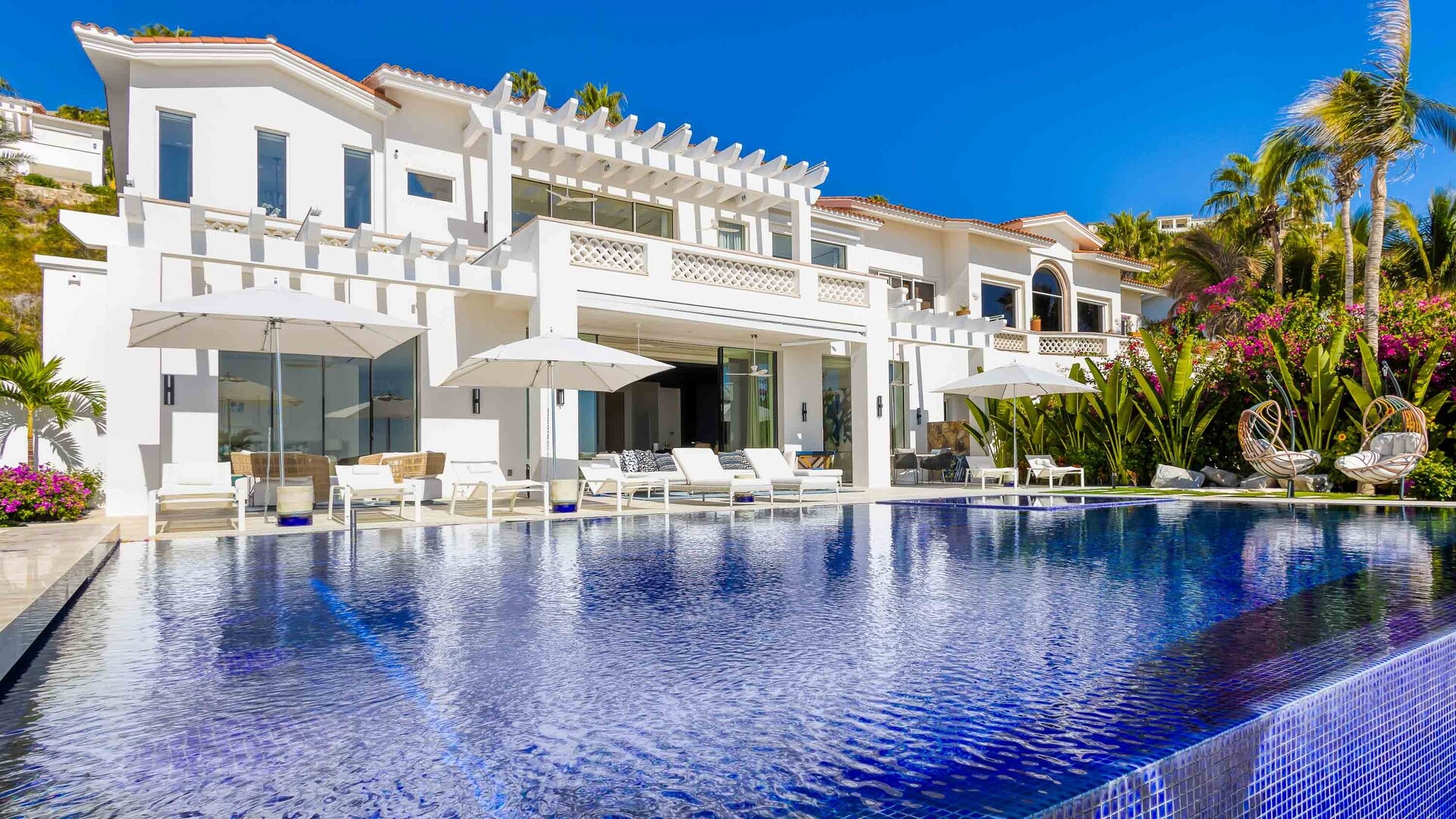 Property Image 1 - Beachfront Luxury Villa in Los Cabos with Sea View