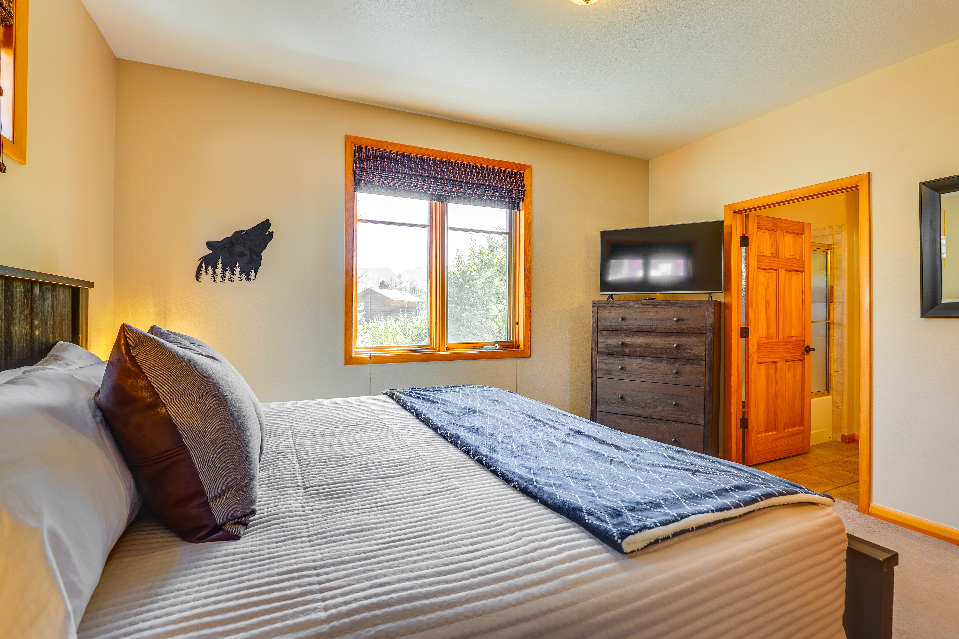 Walk to Main Street: Grand Lake Condo w/ Patio