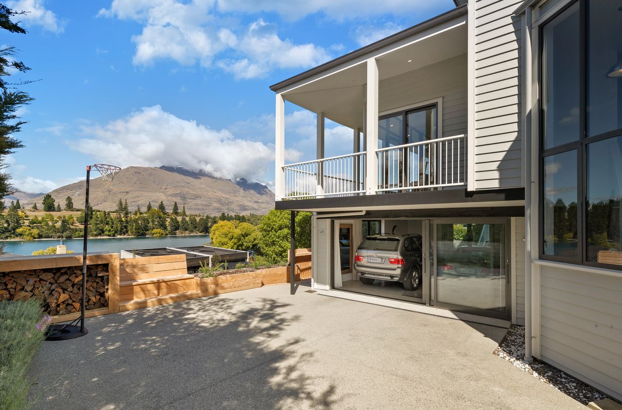 NEW! 10 The Terrace | Lake View | Hot Tub NEW! 10 The Terrace | Lake View | Hot Tub