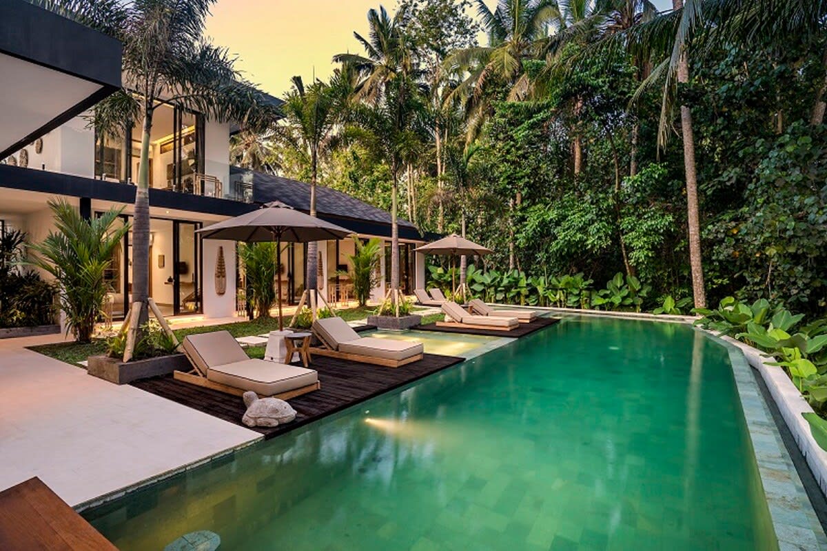 Property Image 2 - Yuka 5BR Jungle Eco-Villa Close Ubud Center