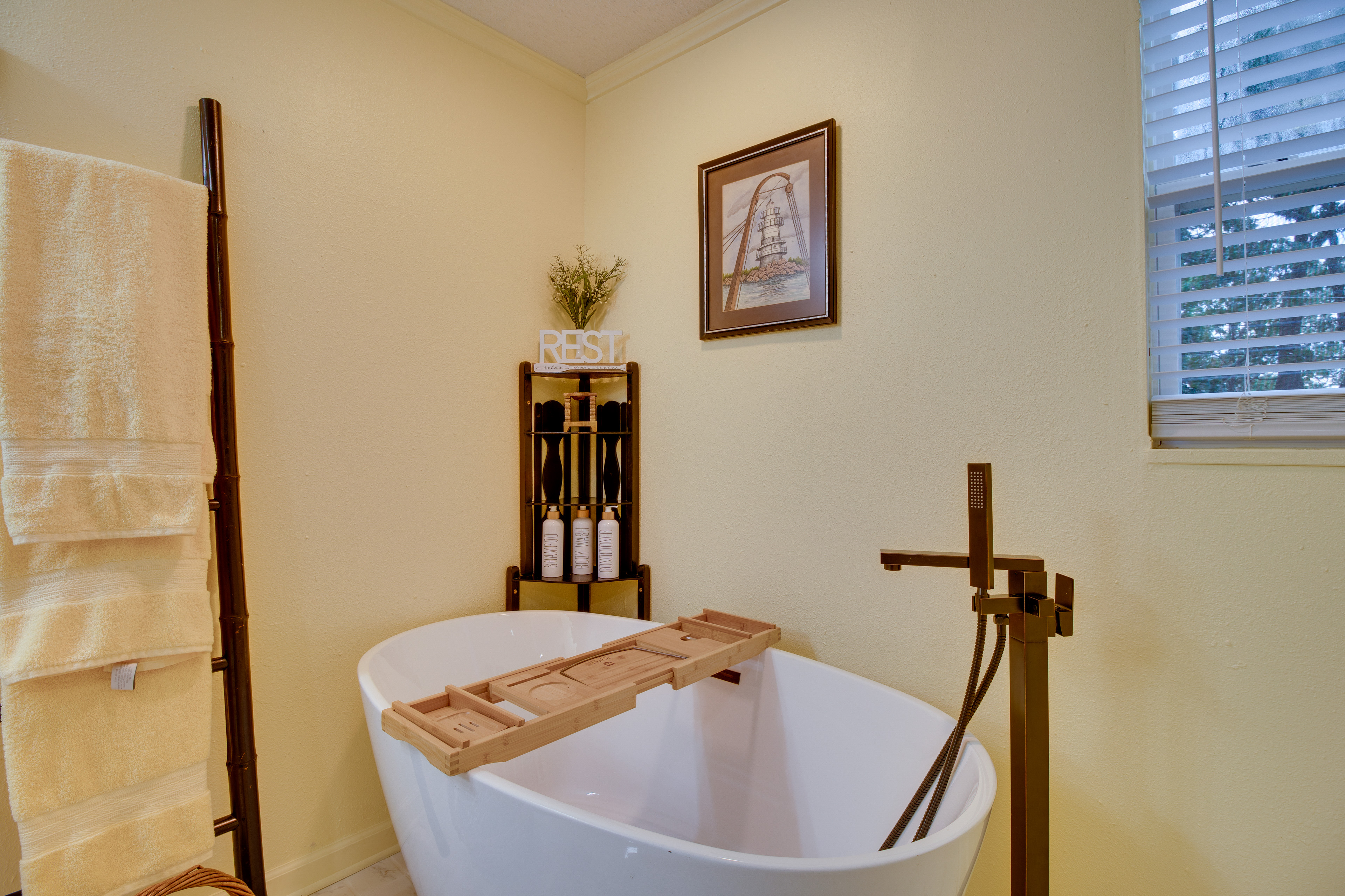 Lake-View Mountain Home Retreat w/ Fire Pit!