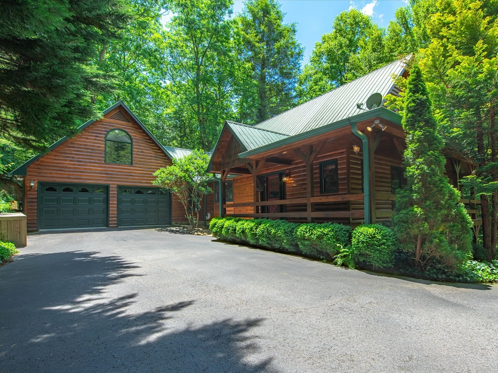 Babbling Brook- Front view of the cabin