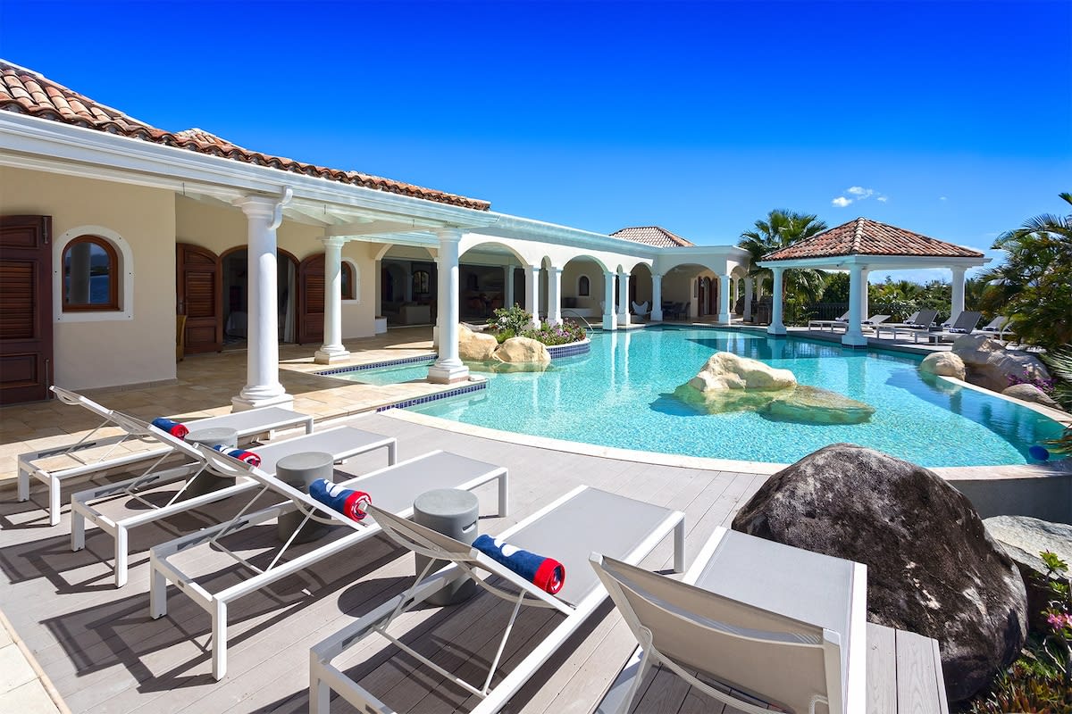 Property Image 1 - La Salamandre - Lagoon front villa with pool & gym