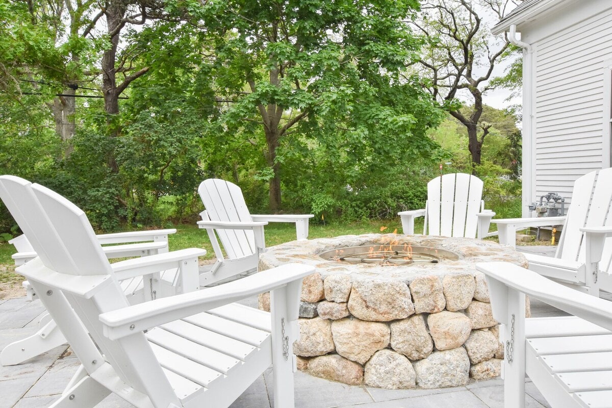 Property Image 1 - Fire Pit, Outdoor Shower, Near Jacknife Beach!