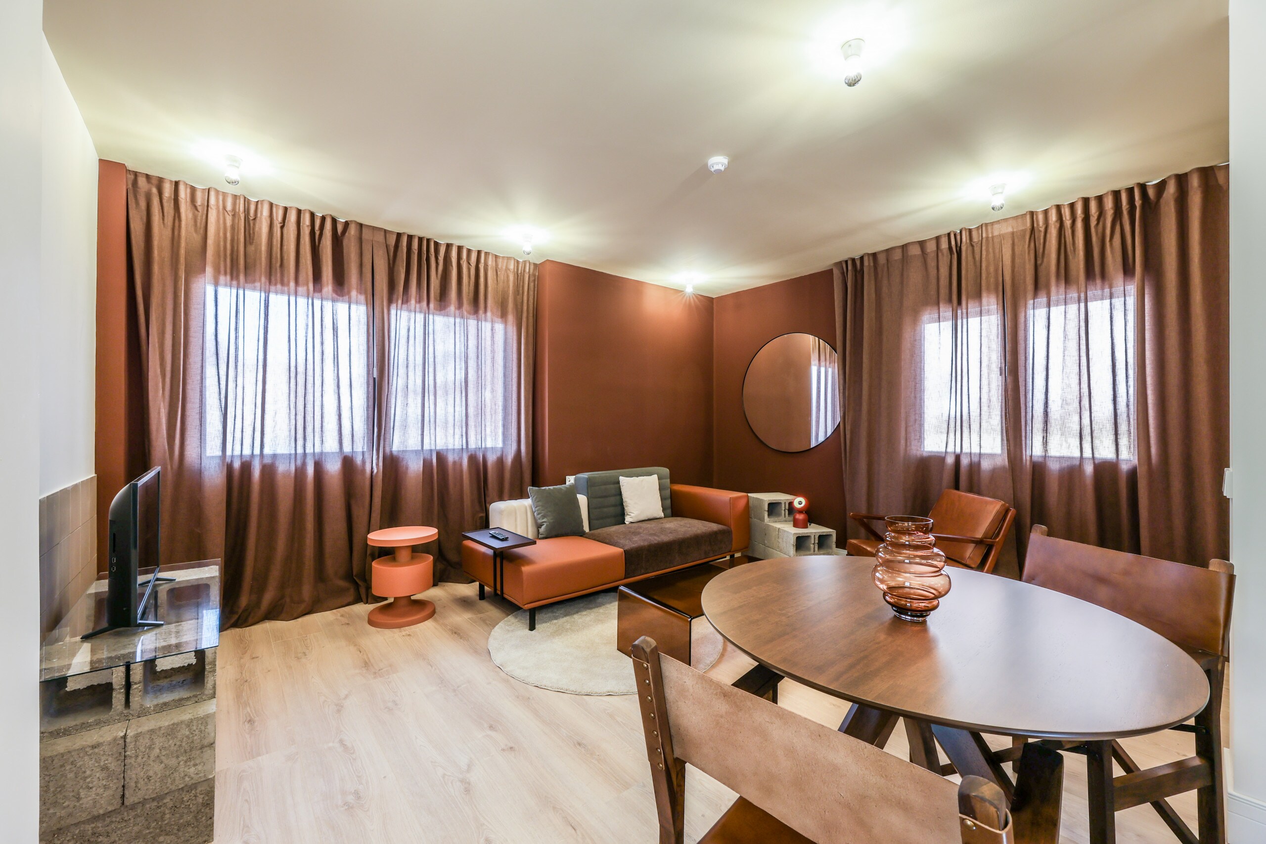 Property Image 1 - Modern two-bedroom apartment near the Royal Palace S2