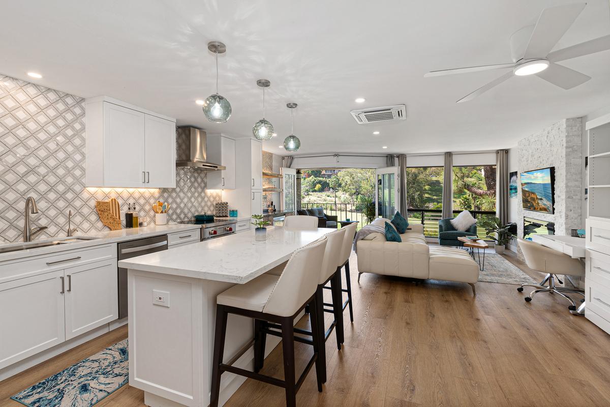 Kitchen with island