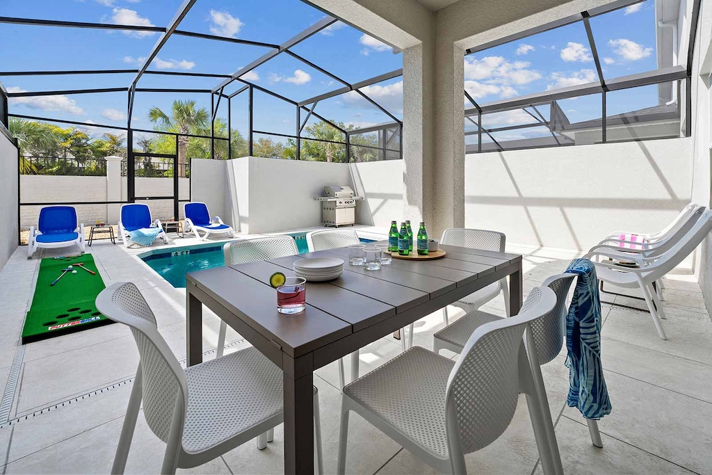 Private Pool & Patio