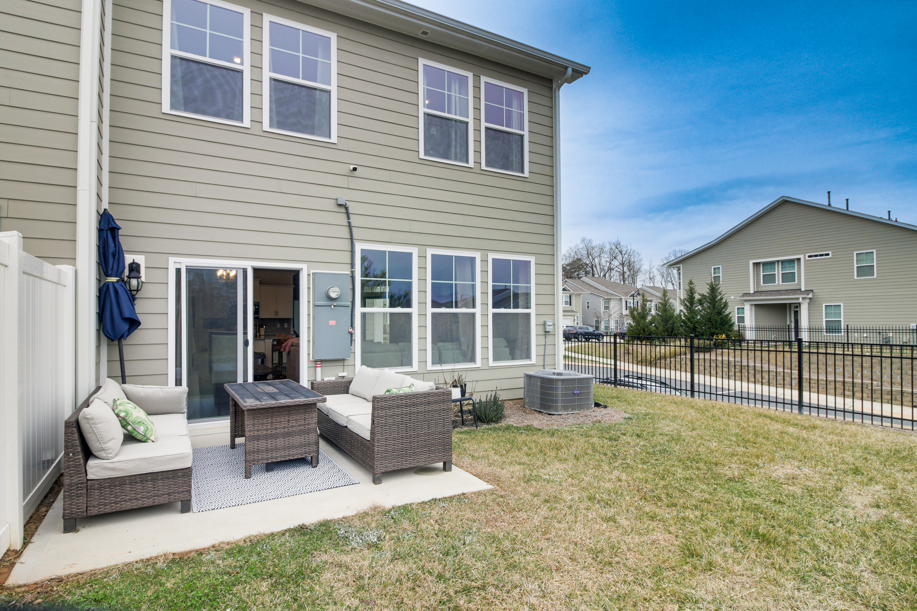 Property Image 1 - Sunlit Lake Wylie Townhouse: 10 Mi to Carowinds!