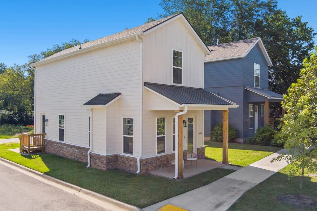 At home, enjoy luxury amenities for 6 guests!