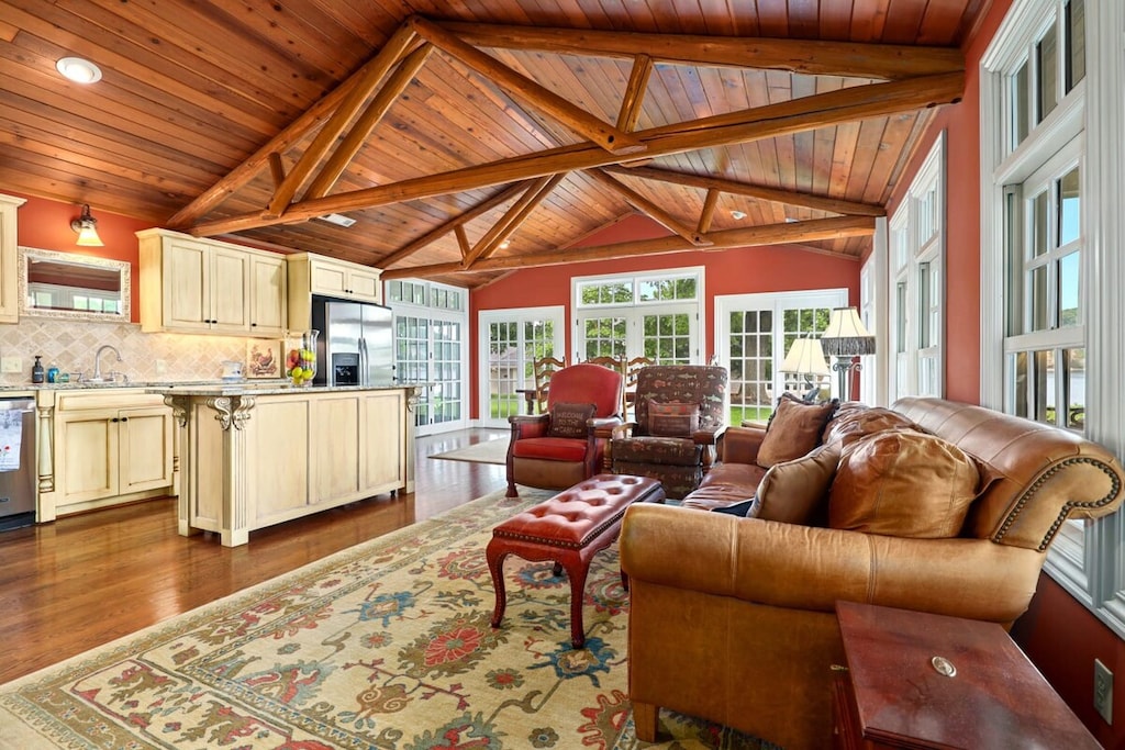 Our home offers luxury amenities for up to 4 guests.