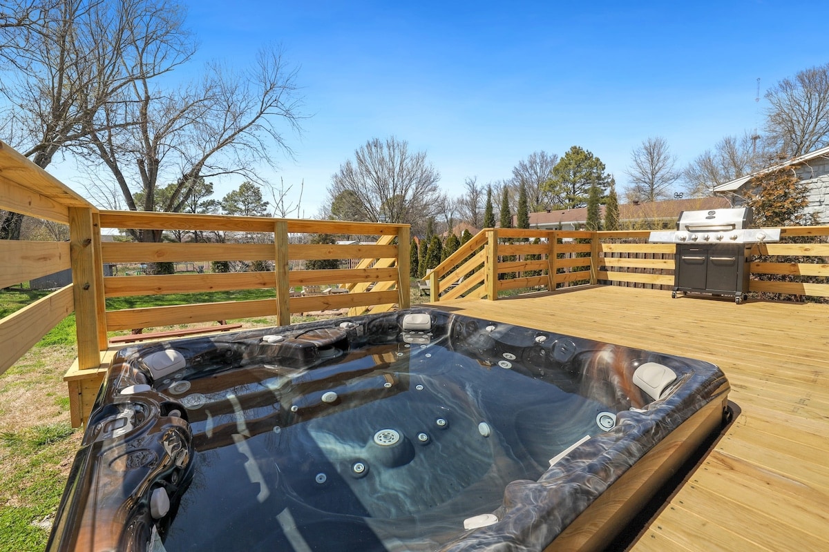 During your stay, enjoy amenities for 10, including a private HOT TUB!