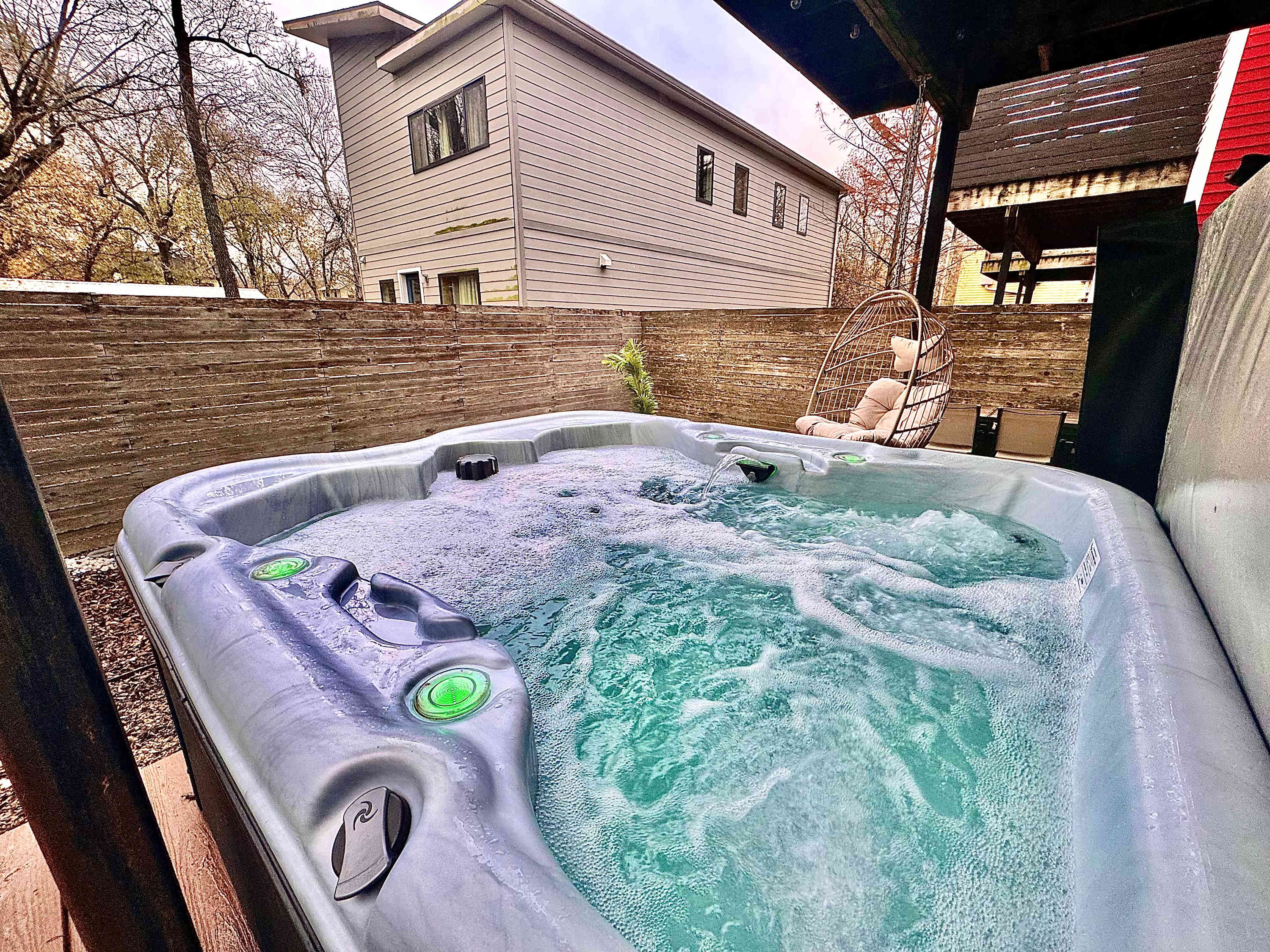 Property Image 2 - The Perch - Hot Tub- 1 mile from DT