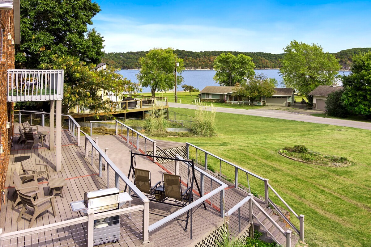 Feast your eyes on our amazing front deck - aka the perfect setting for your next Arkansas lakefront getaway!