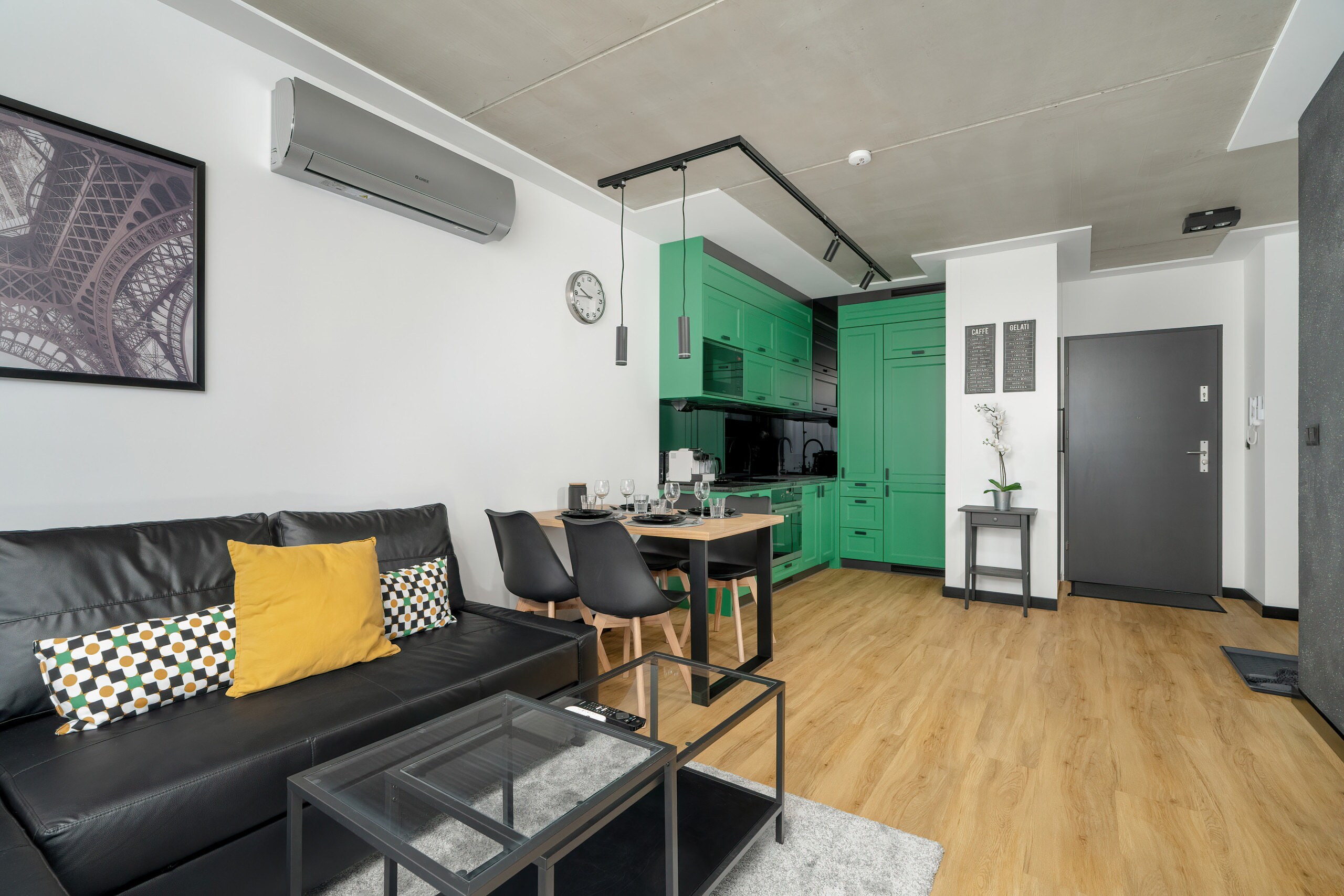 Black and Green Apartment | Furnished Balcony | Air Conditioning | Parking | Poznań