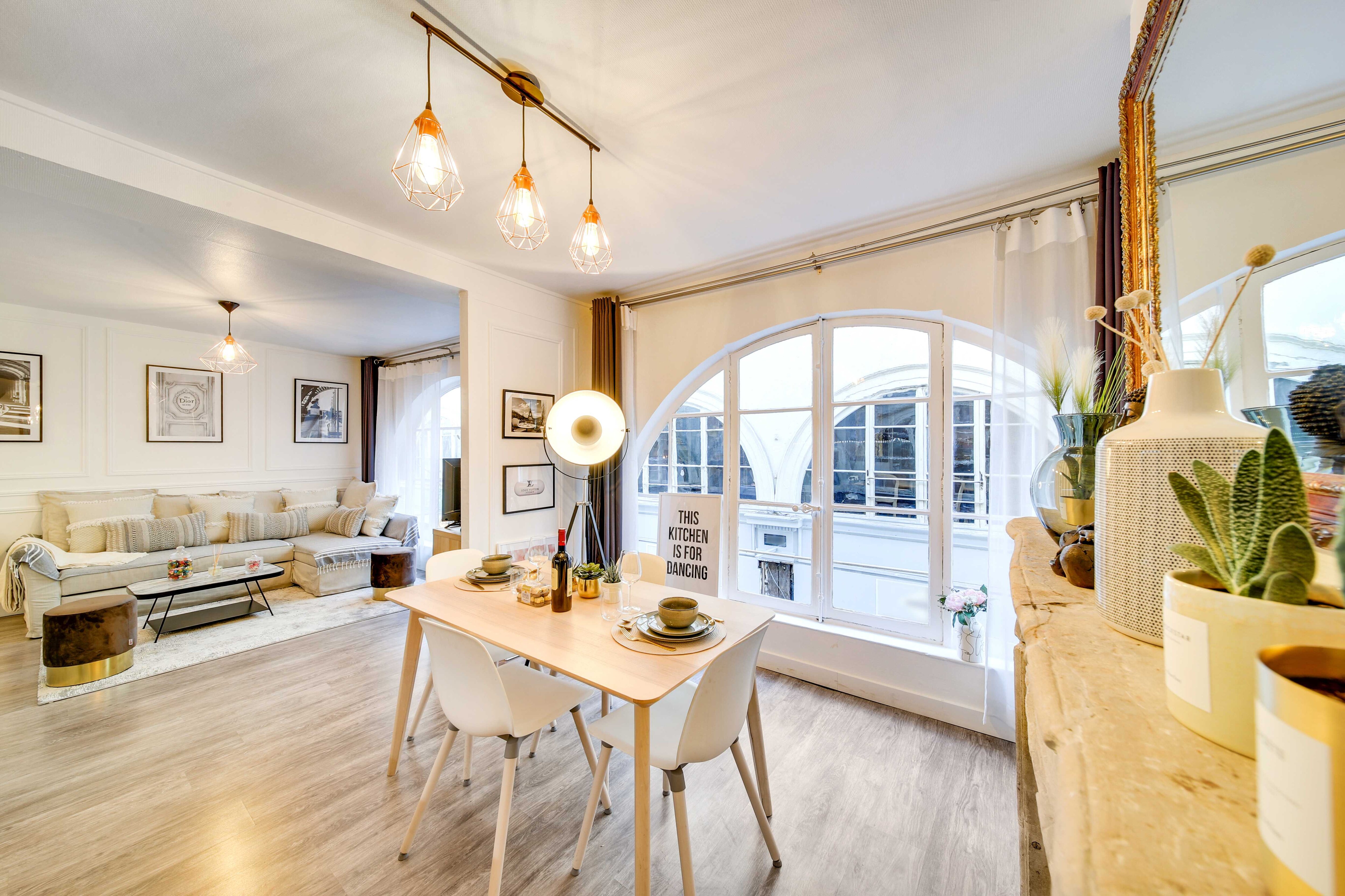 Property Image 2 - Splendid Historic Parisian Apartment Close to the Louvre Area!
