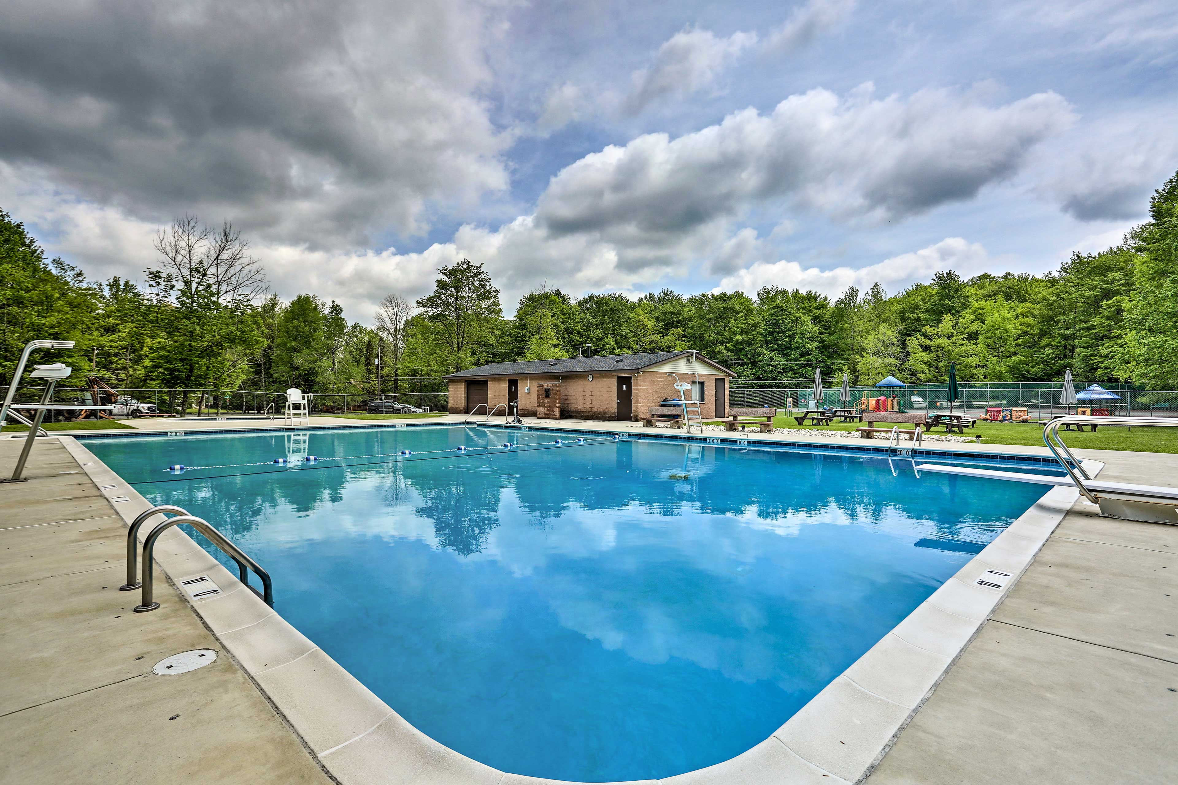 Poconos Hideaway in Arrowhead Lake w/ Game Room!