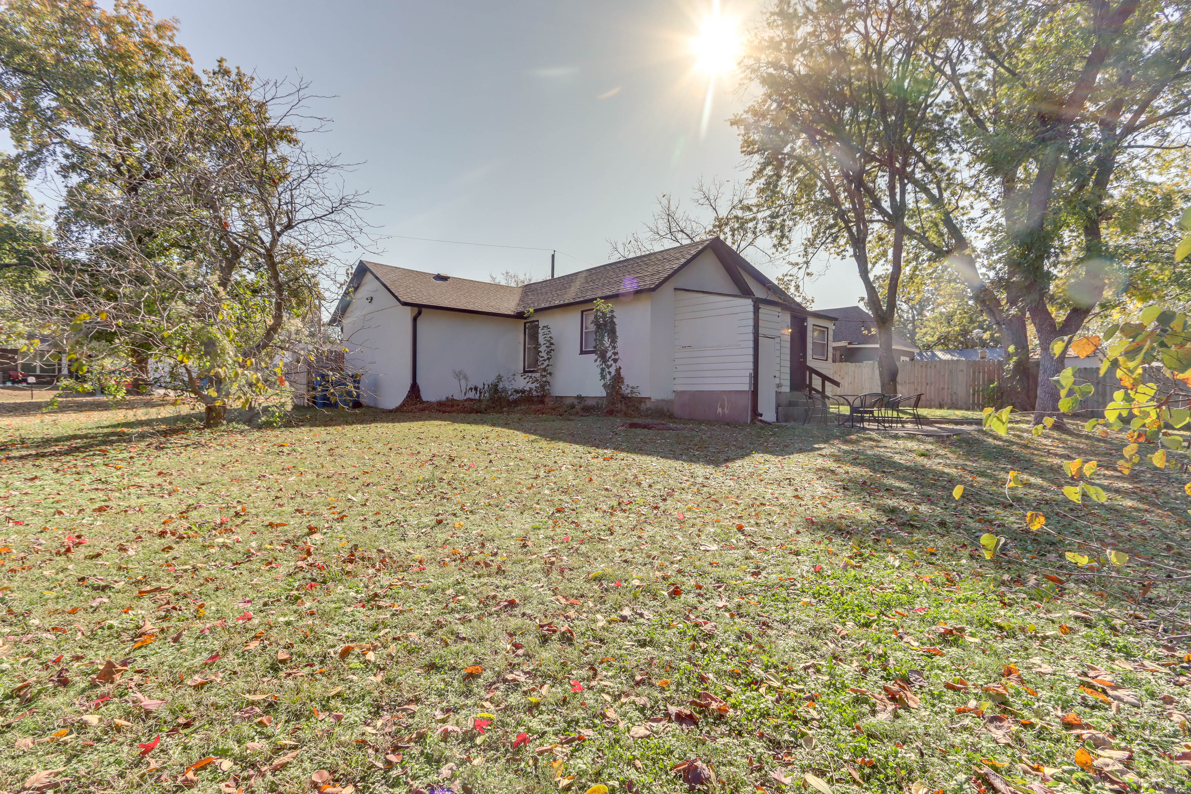 Chic Joplin Cottage w/ Patio < 3 Mi to Town!