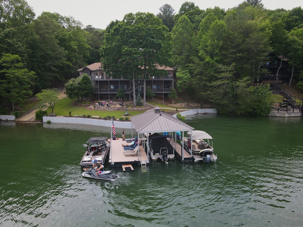Blue Ridge Lakeside Chateau - Lake View (Credit to Blue Ridge Boat Rentals)