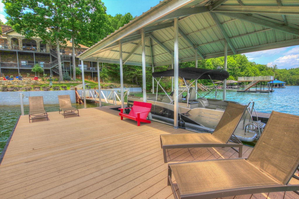 Blue Ridge Lakeside Chateau - Covered Dock with Lounge Seating