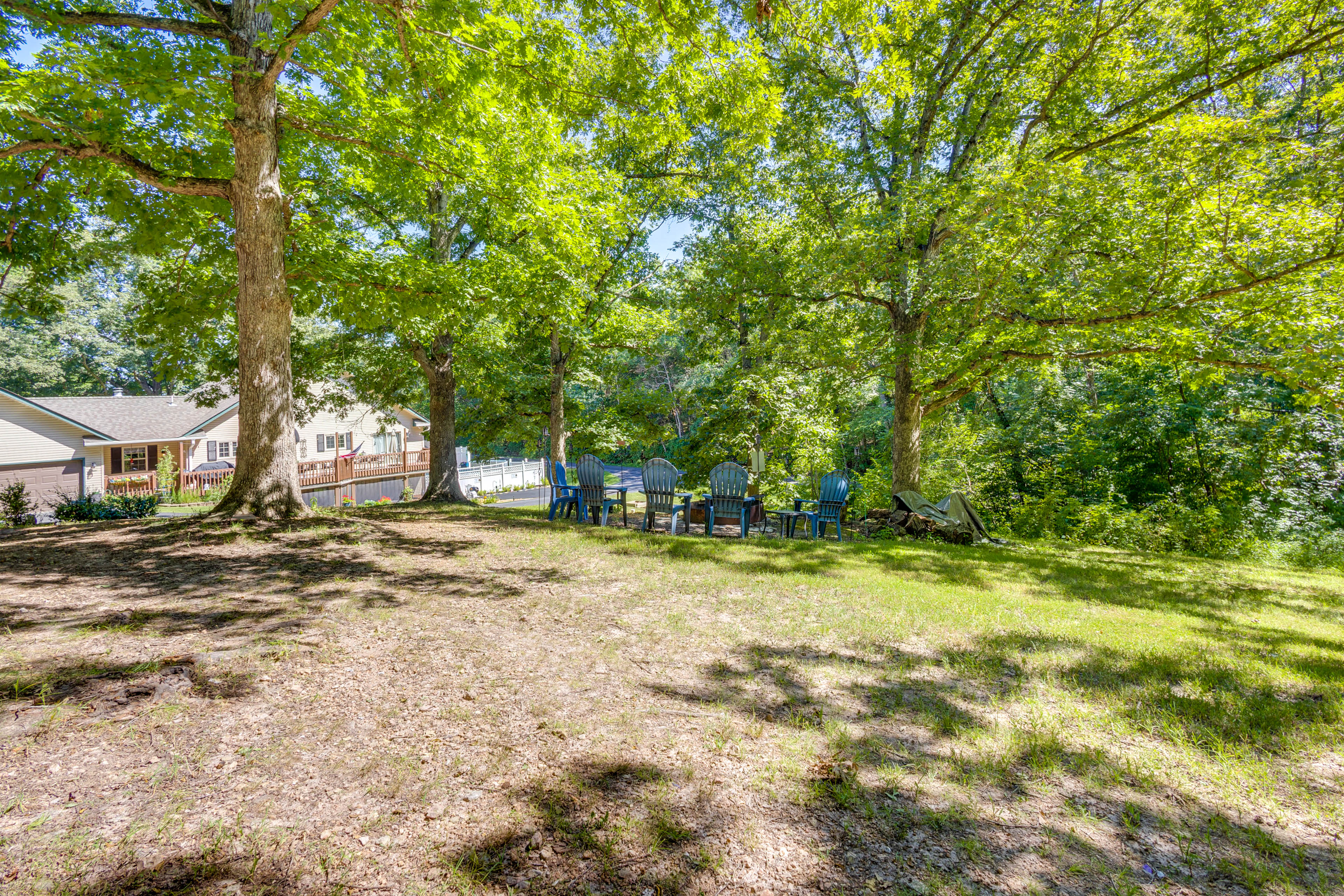 'Foxes Den' w/ Hot Tub, Pool Table & Fire Pit!