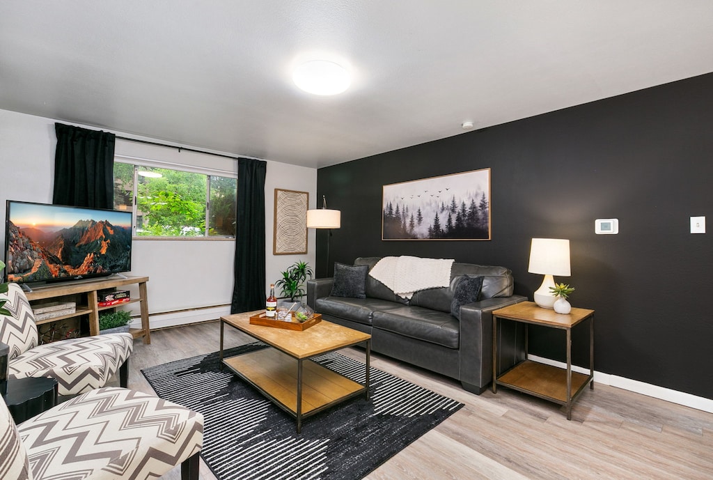 Caviar Suite | Living Room with 50" Smart TV