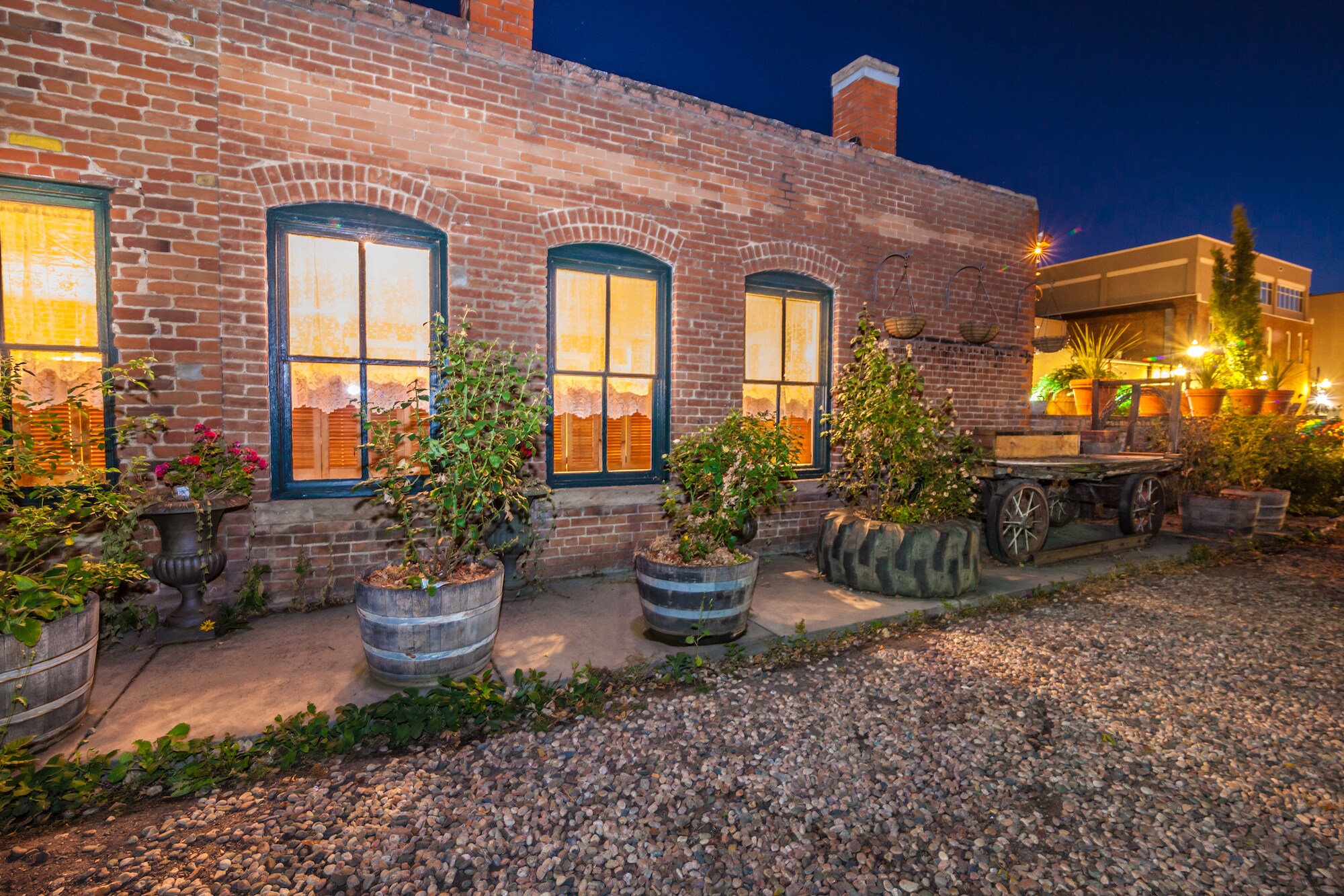 Courtyard | Side Yard