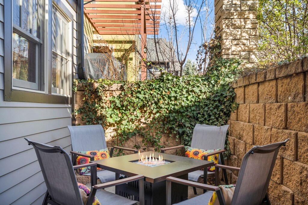 Front Porch | Propane Fire Table