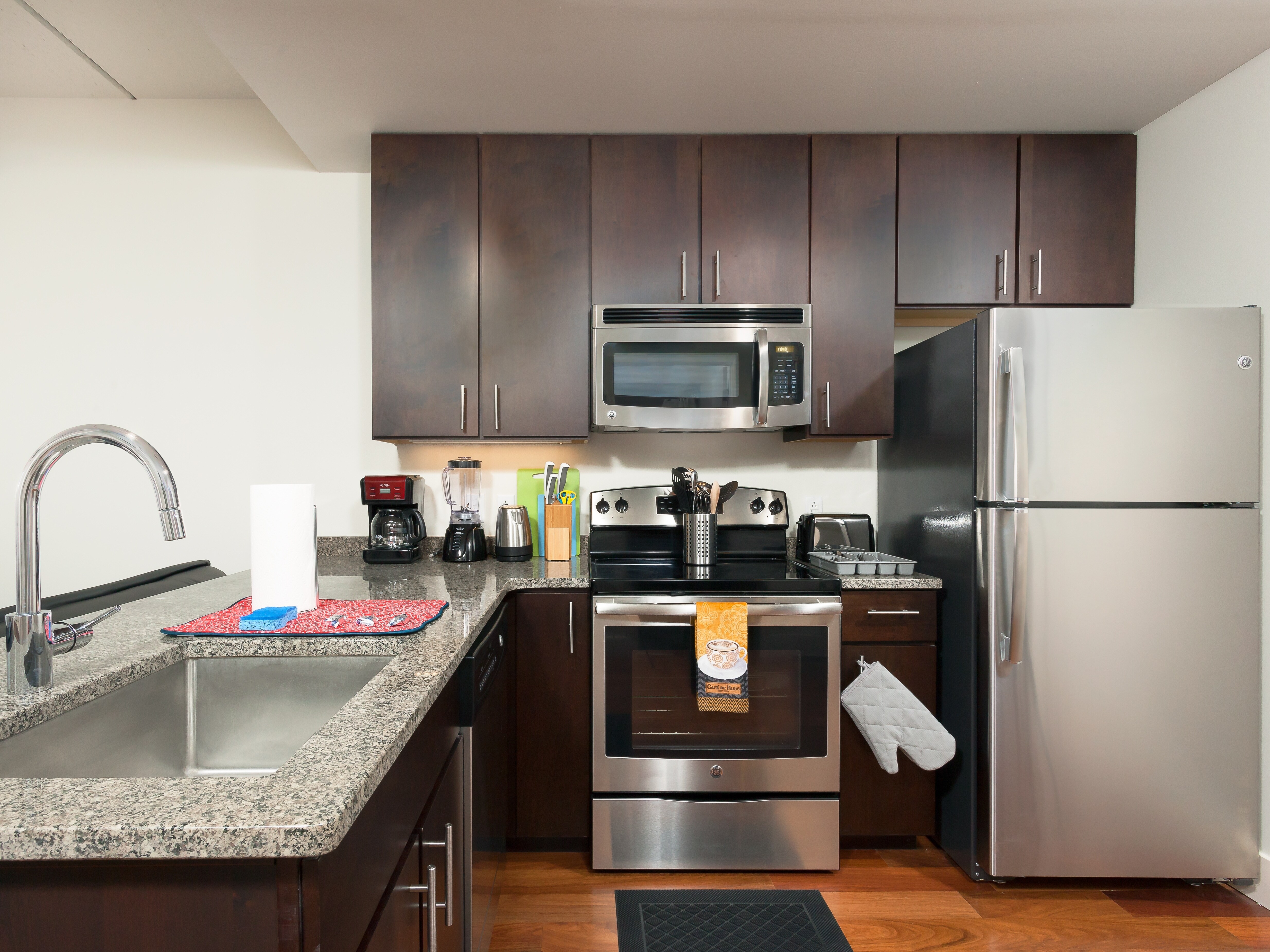 2 Bedroom 2 Bathroom Furnished Apartment Near Rittenhouse