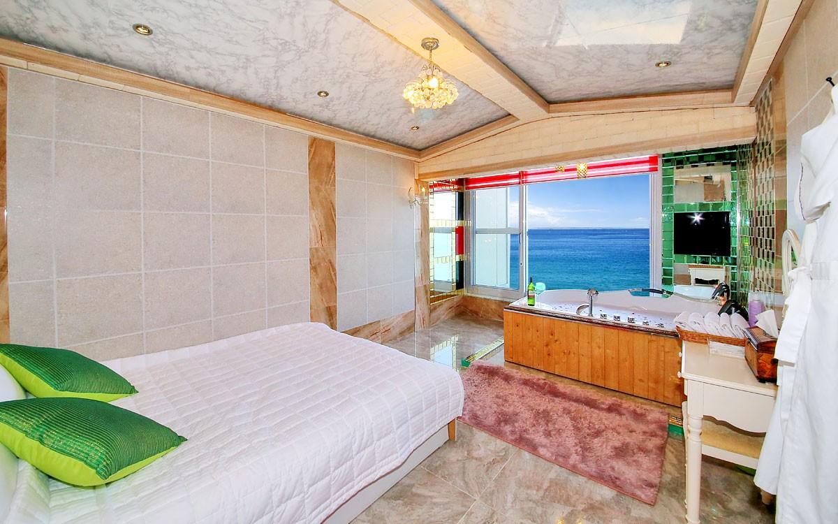 Property Image 2 - Goseong Naple House - 2F Verona (Spa)