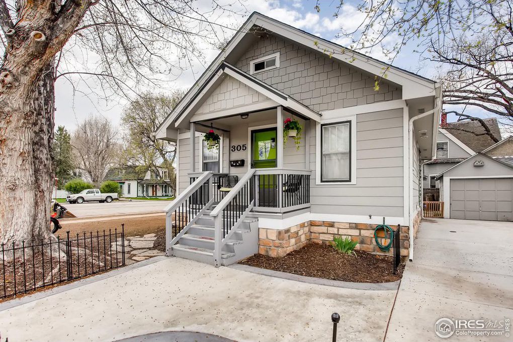 Front Entry | Corner Lot with Driveway Parking