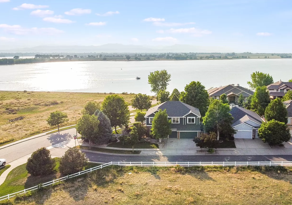 Beautiful Home | Steps from Boyd Lake!