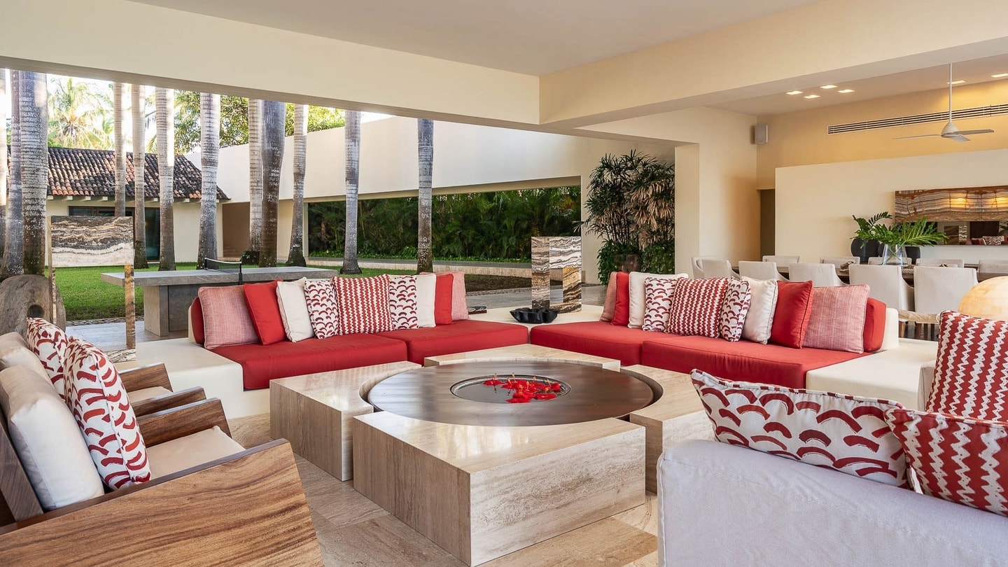 Stylishly-chic Oceanfront Estate in Ranchos PM Stylishly-chic Oceanfront Estate in Ranchos PM