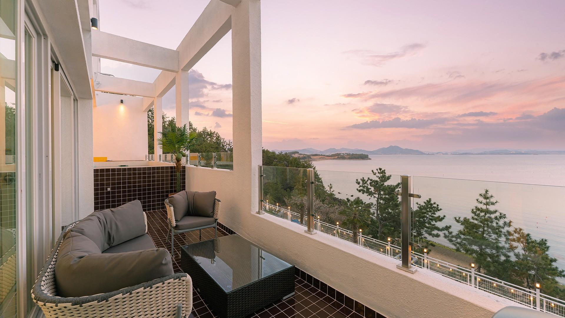 Property Image 2 - Yeosu Siesta Poolvilla - [Ocean View/Pool Villa] Room 201