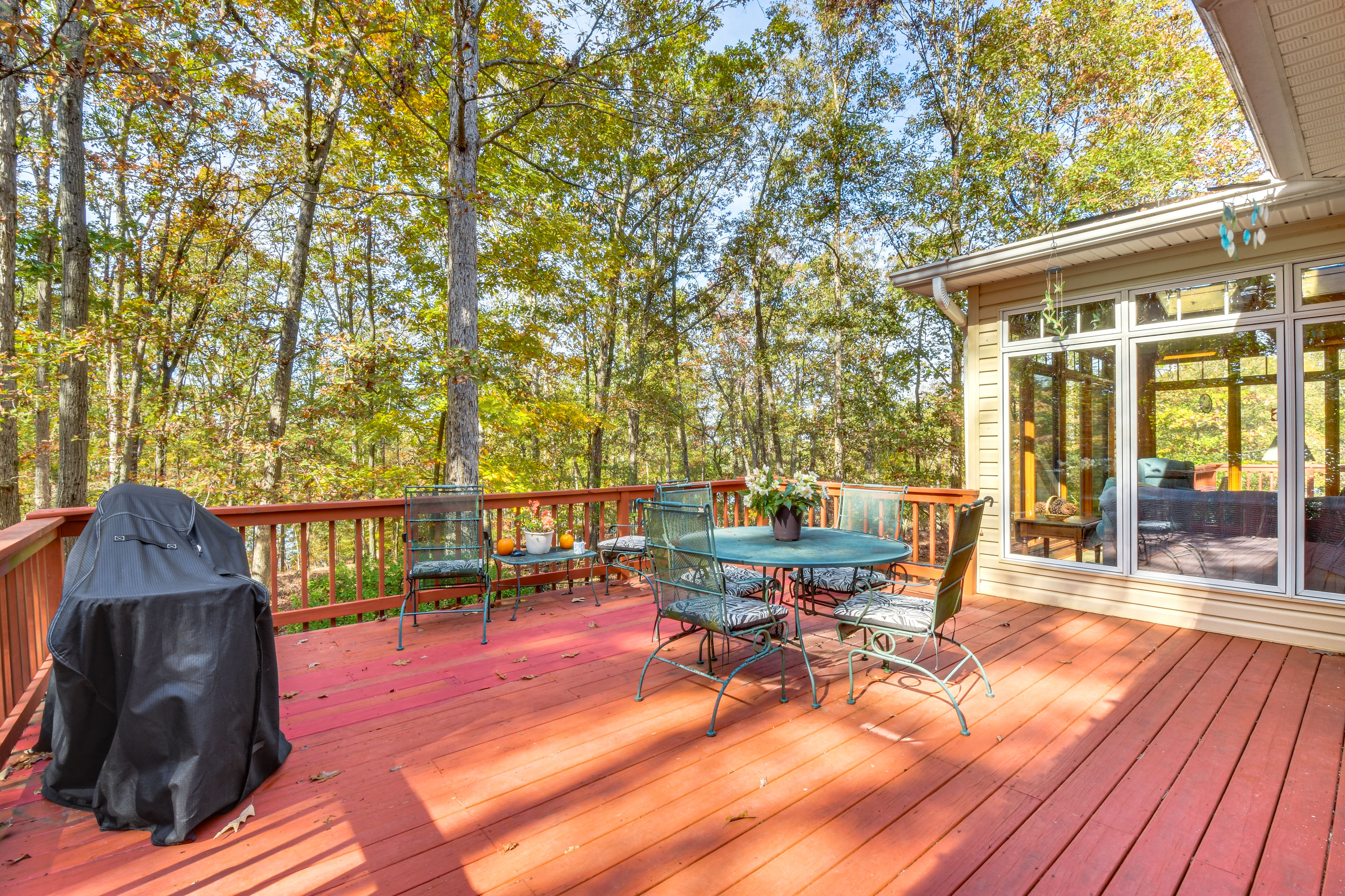 Property Image 2 - Lakefront Hartwell Retreat w/ Gas Grill & Deck!