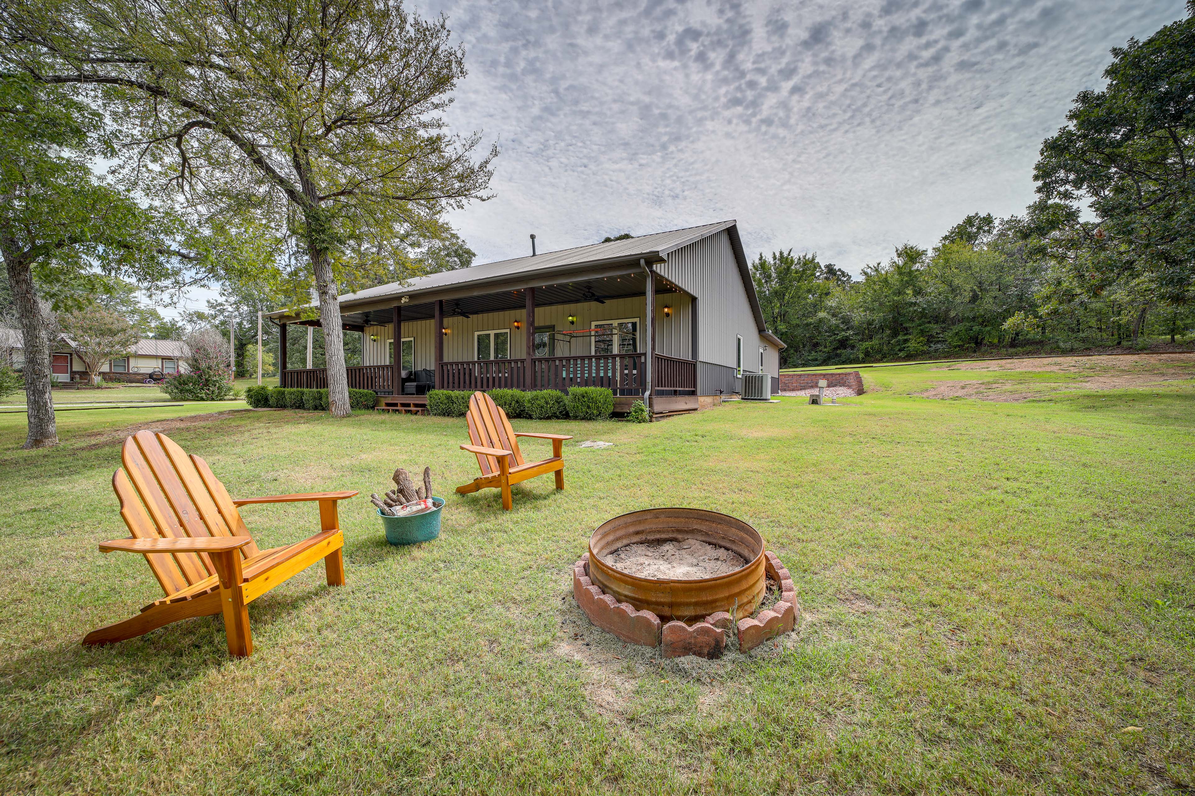 Property Image 1 - Cozy Checotah Retreat w/ Deck Near Eufaula Lake