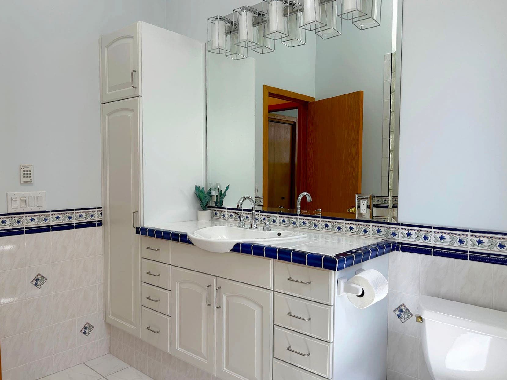 Crystal Lake Hillside with Private Sandy Beach and Hot Tub! 