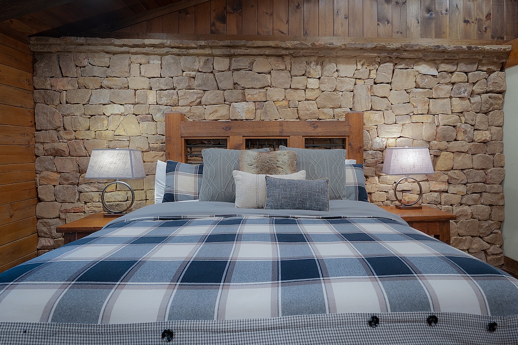 A Stoney River - Entry Level King Primary Suite