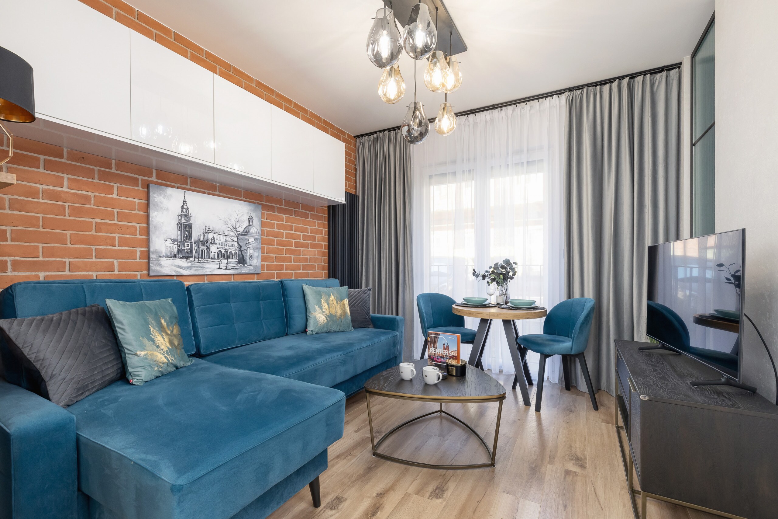 Property Image 1 - Azure Prestige Apartment with AC and Parking in Cracow