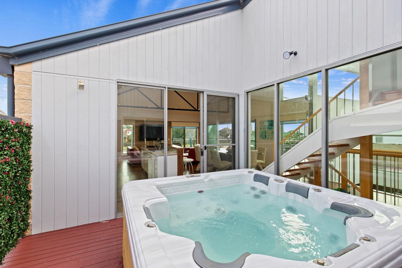 Property Image 1 - Bliss on the Bay - Full House