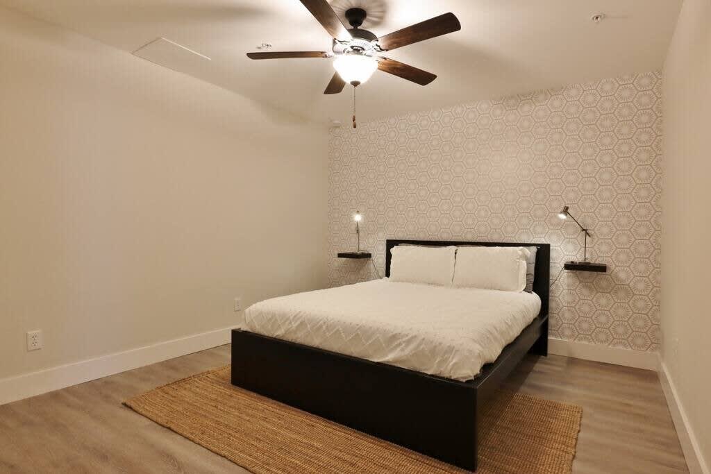 1st Floor: Bedroom with queen size bed