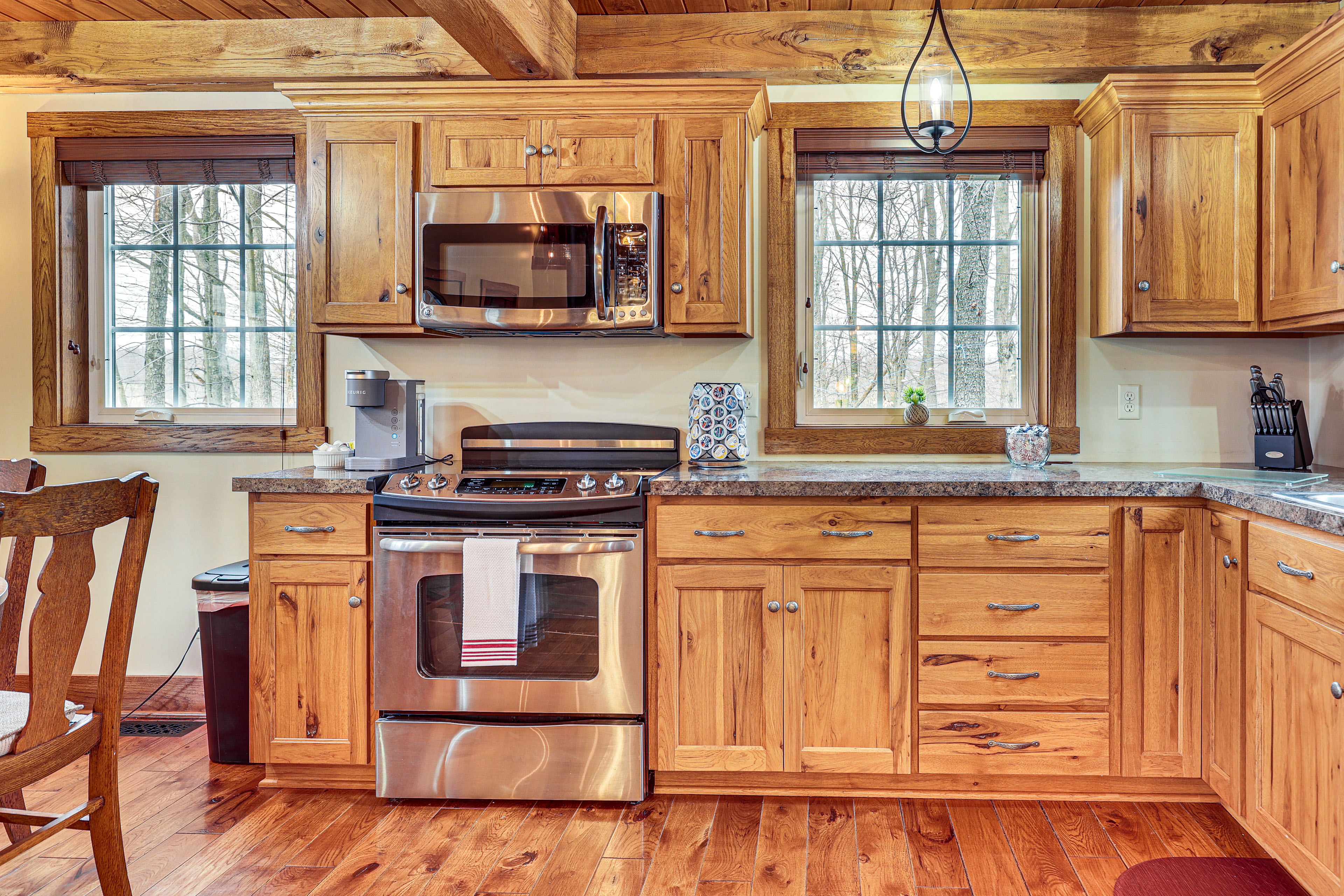 'Happy Haven Hill' Cabin w/ Patio & Fire Pit!